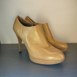 Vince Camuto leather ankle heel boots, tan, Women's size 5